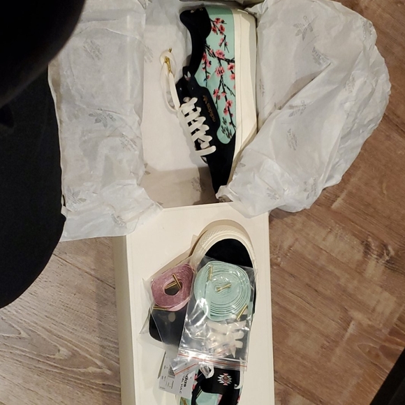 Adidas x Arizona Collab Continentals - M-7.5 W-9 - Picture 3 of 5